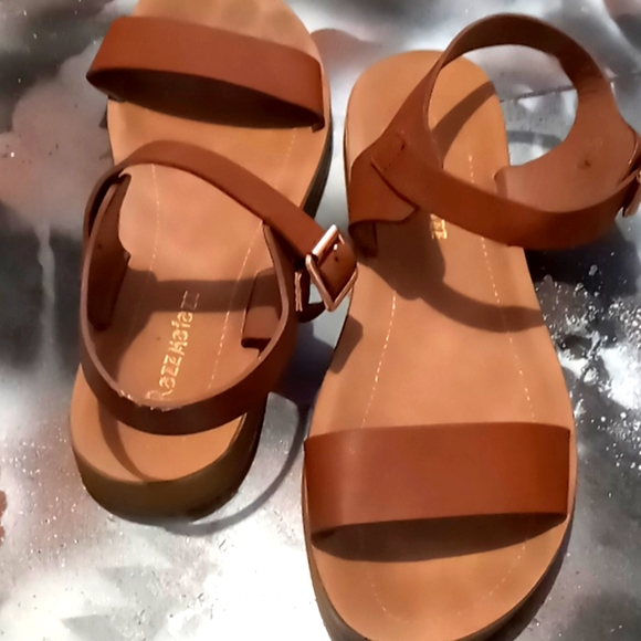 Razzmatazz sandals - Picture 4 of 8